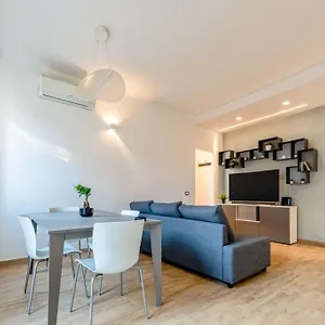 https://apt-linate-duomo-a-10-minuti.italymilanhotels.net